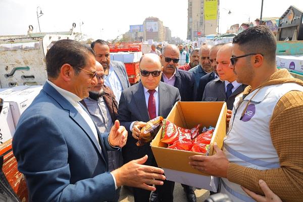 صناع الخير تنظم اصطفافا لآلاف الكراتين الغذائية بمحافظة الغربية لتوزيعها على الأولى بالرعاية