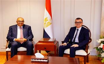 وزير التخطيط يبحث مع المبعوث الأممي لتمويل التنمية آليات توسيع أدوات التمويل المبتكر 