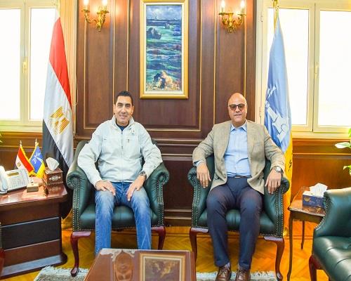 في أولي جولاته التفقدية.. وزير الشباب والرياضة يلتقي محافظ الإسكندرية   