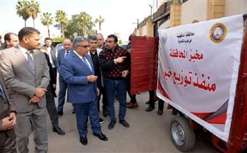 محافظ الدقهلية يتفقد منظومة التروسيكلات الجديدة لتوزيع الخبز ويوجه بإنشاء منفذ بيع بعزبة النهضة والهويس  