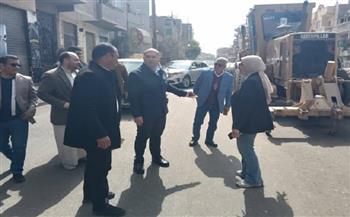 وجه بسرعة رفع الإشغالات.. نائب محافظ الجيزة يتابع مشروعات الرصف بمدينة الحوامدية