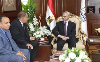 محافظ بني سويف يستقبل بعض هيئة التدريس بكلية الدراسات الإسلامية والعربية للبنين