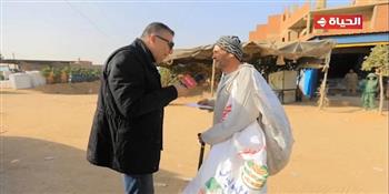 أجمل ناس بمحافظة كفر الشيخ.. مسن يجمع الكراتين ويبيعها ويبكي لجحود أبناءه