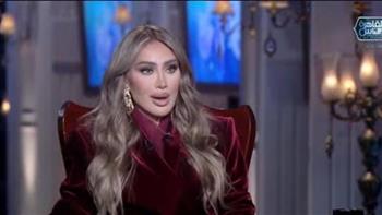 مايا دياب: رميت نفسي من طائرة في مرة معرفش عملت كده ازاي.. إحساسي مخيف لن أكرره