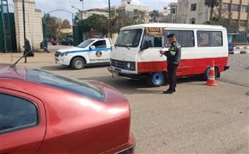  لإحكام المنظومة المرورية.. تمركزات لجان أمنية مشددة على الطرق السريعة بمراكز ومدن الشرقية