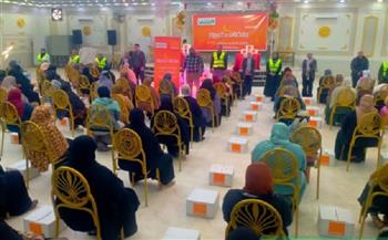 توزيع ٤٠٠ كرتونة مواد غذائية على الأسر الأولى بالرعاية بالشرقية