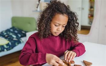 منذ الرضاعة.. طرق فعالة لتنمية تفكير طفلك