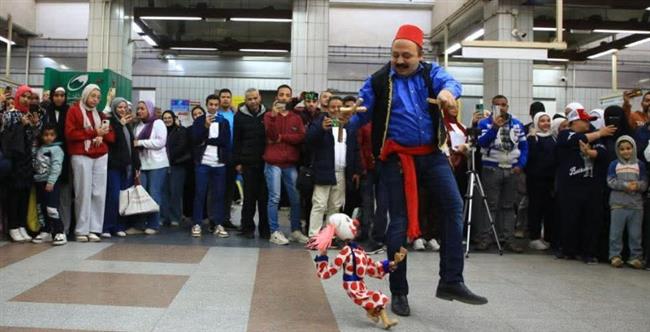 وزارة الثقافة تقدم عروض فنون شعبية و«الليلة الكبيرة» بمترو الأنفاق