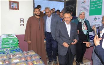 محافظ سوهاج يتفقد فعاليات مبادرة "مطبخ الخير" لتوزيع 1000 وجبة إفطار على الأسر الأكثر احتياجًا 