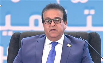 وزير الصحة يجري جولة مفاجئة بمدينة بدر ويوجه بتقليل انتظار المرضى بمركز الحي الثالث