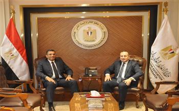 وزير التعليم العالي ومحافظ البحر الأحمر يبحثان تعزيز التعاون الصحي بين الجامعات والمحافظة