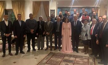 سفير مصر في المغرب ينظم حفل إفطار للجالية المصرية ويكرّم عدداً من أعضائها