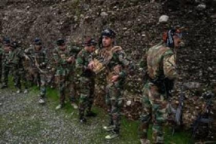  آلاف المقاتلين الأكراد قرب الحدود العراقية الإيرانية يستعدون لشن هجوم خلال أسبوع