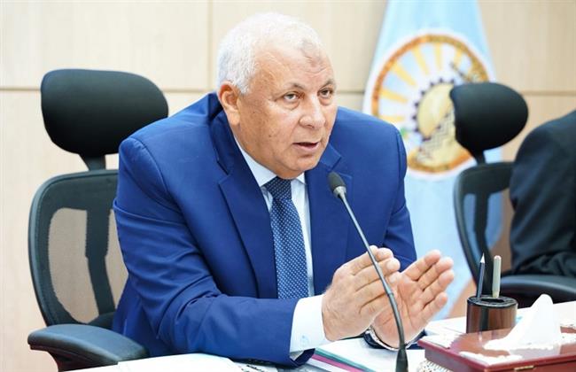 محافظ مطروح يعفي رئيس مركز ومدينة سيوة من منصبه ويكلف نائبه بتسيير الأعمال