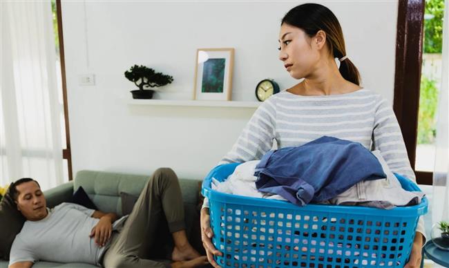 لماذا تشعر بعض الزوجات بالوحدة في المنزل؟.. إليك أهم الأسباب