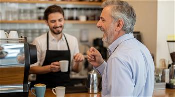 6 عبارات بسيطة تترك ابتسامة على وجوه من تقابلهم لأول مرة