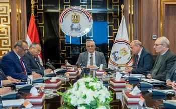 وزير الدولة للإنتاج الحربي يجتمع مع رؤساء مجالس إدارات الشركات المنتجة للذخائر 