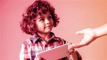 للأمهات.. نصائح لتوعية أبنائك للتعامل مع المحتوى المضلل على السوشيال ميديا   