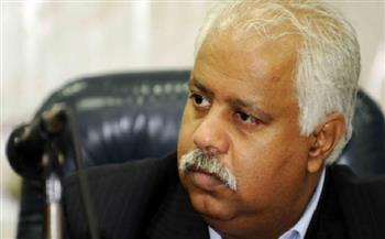 د. زقــزوق.. أزهري غير معمَّم في مدرسة ابن رشد 