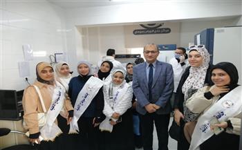 طلاب كلية العلوم بجامعة سوهاج الأهلية في زيارة علمية لمركز علاج الأورام