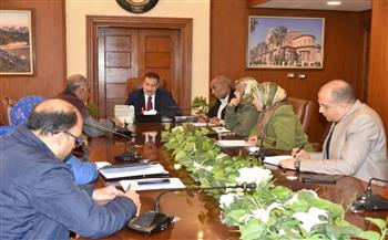 محافظ بورسعيد يعقد اجتماعًا تنسيقيًا لتطوير الخدمات بمنطقة القابوطي