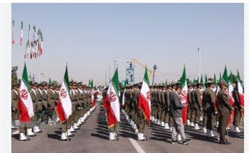 الجيش الإيراني يحذر: أي سفن معادية تدخل مضيق هرمز ستغرق