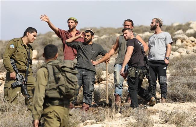 إصابة 8 فلسطينيين إثر اعتداء مستوطنين عليهم جنوب طوباس بالضفة