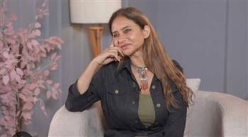 نيللي كريم تشيد بمسلسل " عين سحرية" 