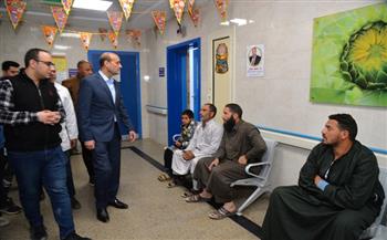 محافظ أسيوط: الدولة تولي اهتمامًا كبيرًا بتطوير المنظومة الصحية
