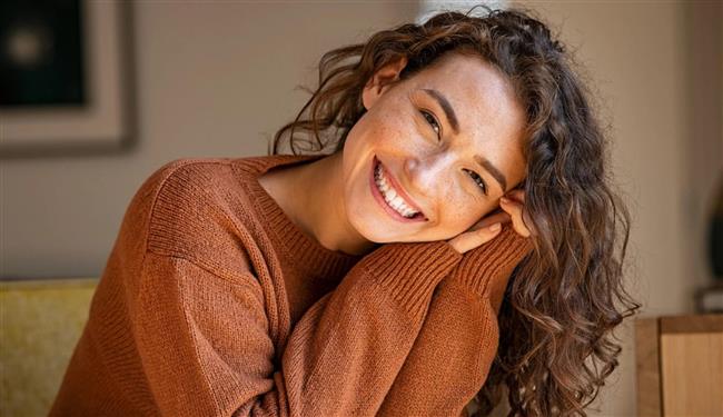 لتكوني مصدر طمأنينة لمن حولك.. إليكِ هذه النصائح