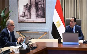 رئيس الوزراء يستعرض مع وزير الري مستجدات عددٍ من مشروعات الوزارة