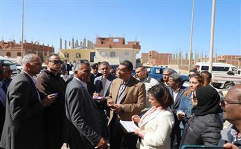 محافظ البحر الأحمر يتفقد مشروع الـ500 وحدة سكنية ومشروع بديل العشوائيات بمدينة القصير 