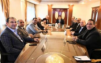 وزير الرياضة يتابع مع مجلس اللجنة البارالمبية الاستعدادات للبطولات 