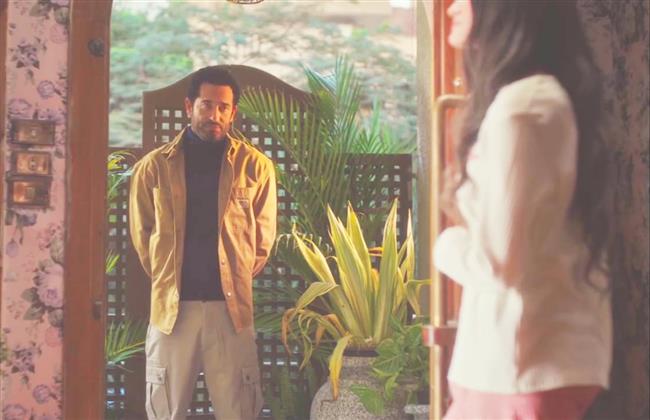 مفاجآت مثيرة في الحلقة 18 من «إفراج».. قصة حب عباس وكراميلا تشعل الأحداث  