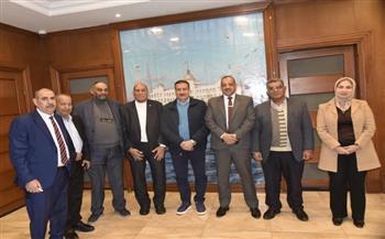 محافظ بورسعيد يلتقي رئيس الاتحاد المحلي لنقابات عمال بورسعيد ورؤساء النقابات