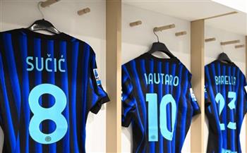 ديربي الغضب.. قمصان إنتر ميلان تزين ملعب الروسونيري يتزين قبل مواجهة ميلان