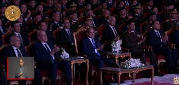 الرئيس السيسي يشاهد فيلمًا تسجيليًا بعنوان «حتى لا ننسى» خلال فعاليات الندوة التثقيفية للقوات المسلحة