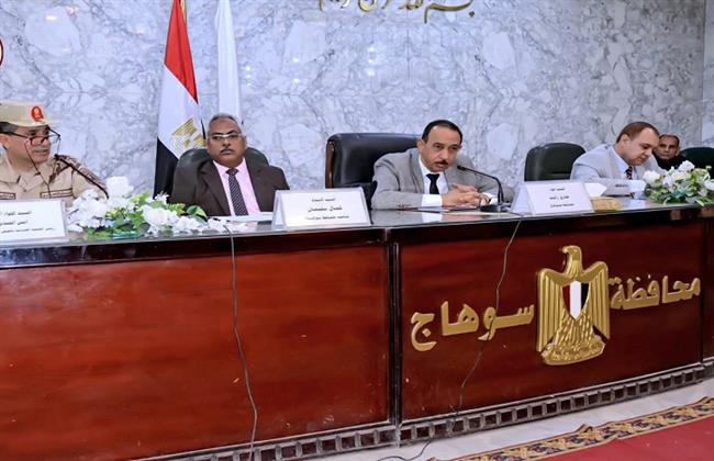 محافظ سوهاج يبحث الموقف التنفيذي للانتهاء من مشروعات المرحلة الأولى لـ«حياة كريمة»