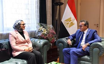 وزير الصحة يتابع مع محافظ الوادي الجديد المشروعات الصحية الجارية وتسريع الإنجاز بالمحافظة