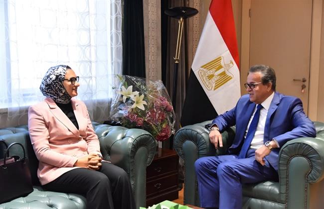 وزير الصحة يتابع مع محافظ الوادي الجديد المشروعات الصحية الجارية وتسريع الإنجاز بالمحافظة