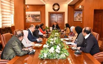 محافظ بورسعيد يعقد اجتماعًا لمتابعة الانتهاء من إجراءات توصيل الكهرباء لمحطة تحلية المياه 