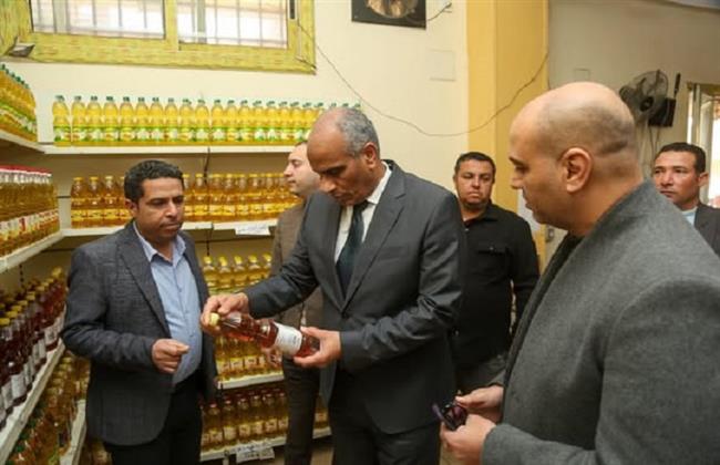  محافظ كفرالشيخ يتابع توافر السلع الغذائية الأساسية بأسعار مخفضة 