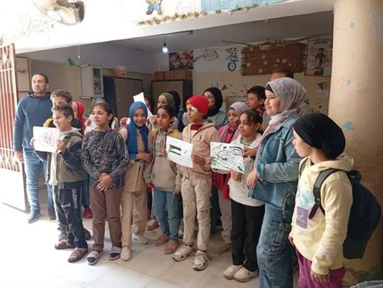 الفن طريق للتعبير والراحة النفسية.. ورشة للأطفال بمكتبة اللاهون