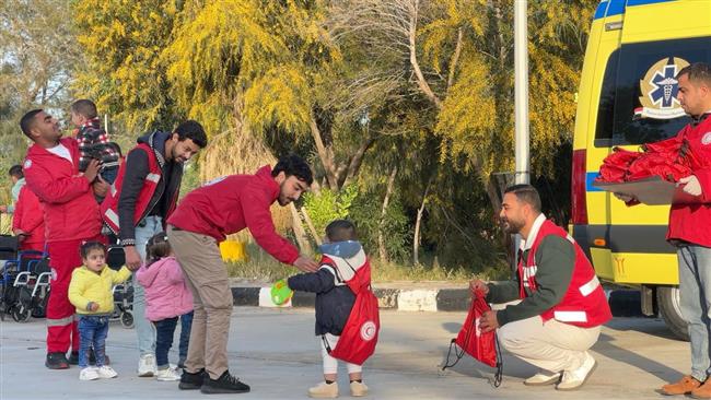 الهلال الأحمر المصري يقدم رعاية إنسانية متكاملة تتوج بعودة آمنة لأطفال غزة المبتسرين إلى الأراضي الفلسطينية