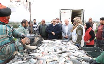 الأشموني  يفتتح موسم صيد الأسماك بمزرعة العباسة السمكية التابعة لمدينة ابوحماد بمحافظة الشرقية