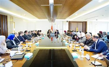 وزيرا الصحة والتخطيط يناقشان الخطة الاستثمارية لوزارة الصحة للعام المالي 2026/2027