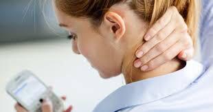 احمي رقبتك من الإصابة بمتلازمة الرقبة النصية