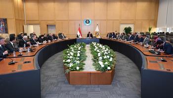 وزير الصناعة يبحث مع اتحاد الصناعات وجهاز الخدمة الوطنية مضاعفة صادرات الرخام والجرانيت
