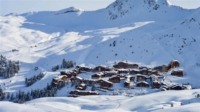 ذهب بمفرده إلى منطقة وعرة.. وفاة متزلج في جبال الألب