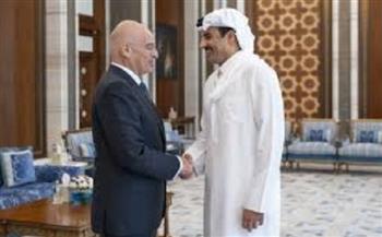 أمير قطر ووزير دفاع اليونان يبحثان سبل خفض التصعيد واحتواء التوترات الراهنة بالمنطقة